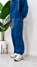 Load image into Gallery viewer, &quot;BAGGY DADDY NYLONS WINDSET&quot; FULLZIP JACKET W/ WIDELEG NYLON PANTS (NAVY W METAL PATCH)
