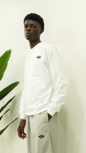 “ELITE DIAMOND TEE” BOXY OVERSIZED LONGSLEEVE T-SHIRT (WHITE W/ METAL PATCH)
