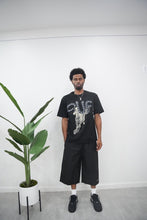 Load image into Gallery viewer, “ART ON TUR” BOXY STYLE T-SHIRT (BLACK)